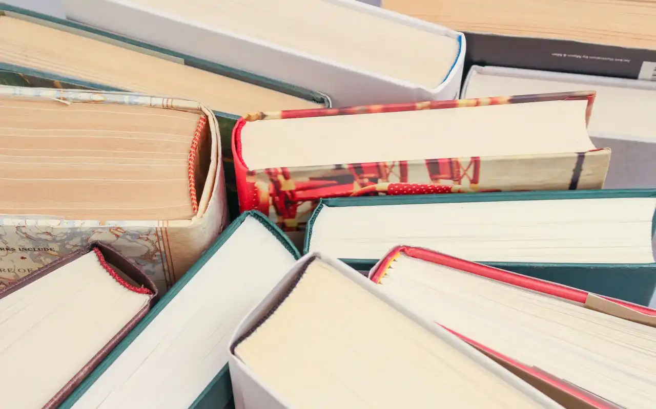 Libros de consulta para lectura e investigación académica